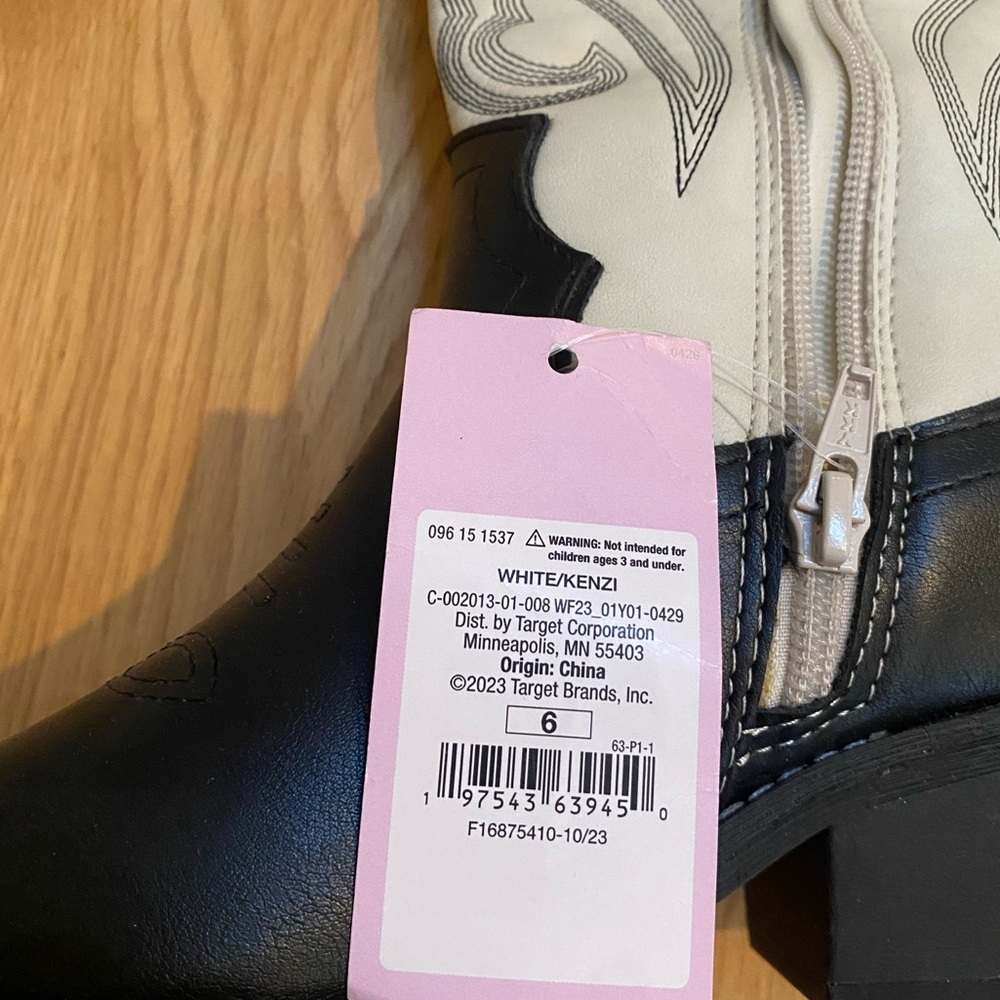 White and Black Tall cowgirl boots - Picture 4 of 11